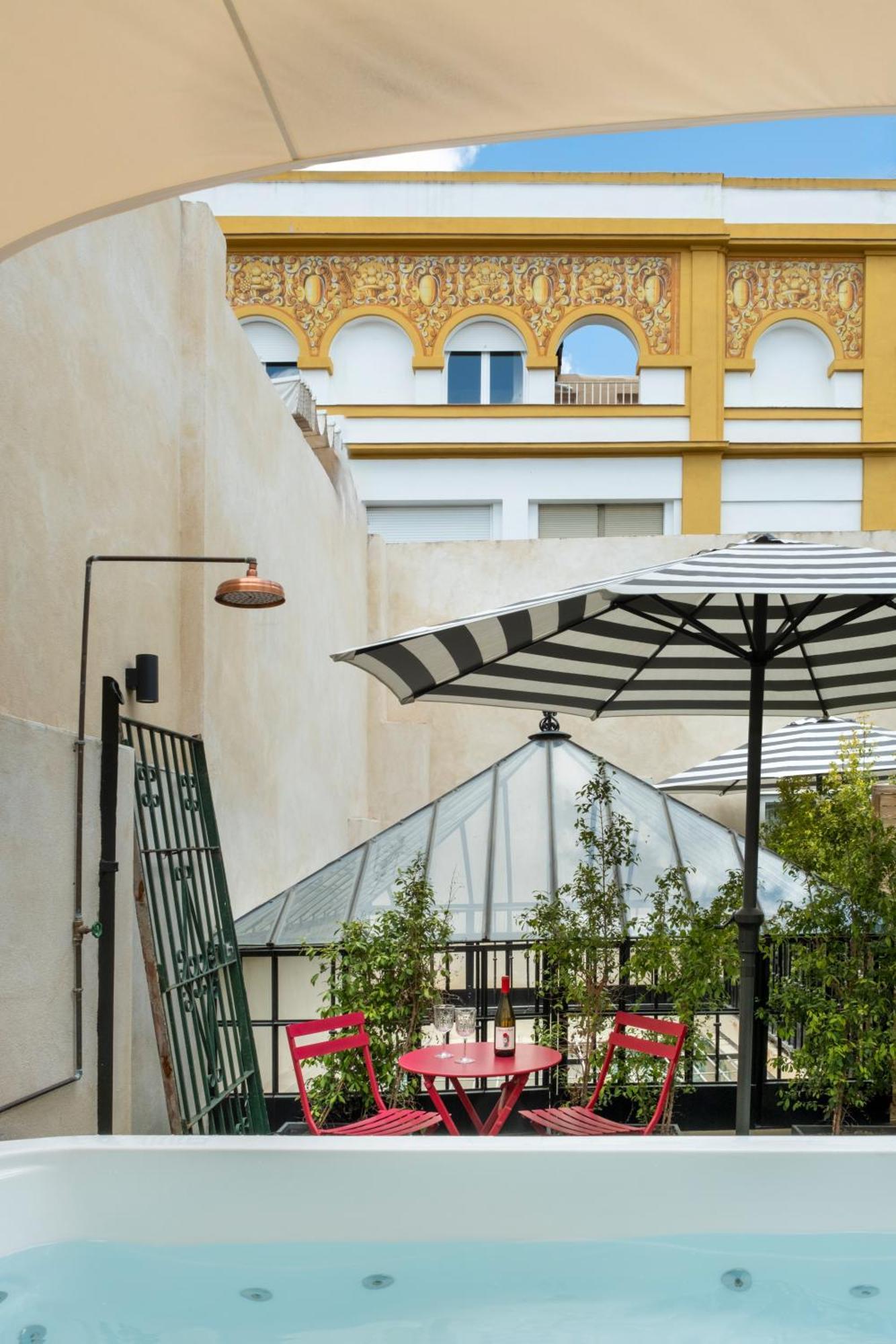 Puerta De Armas Apartments Севилья Экстерьер фото